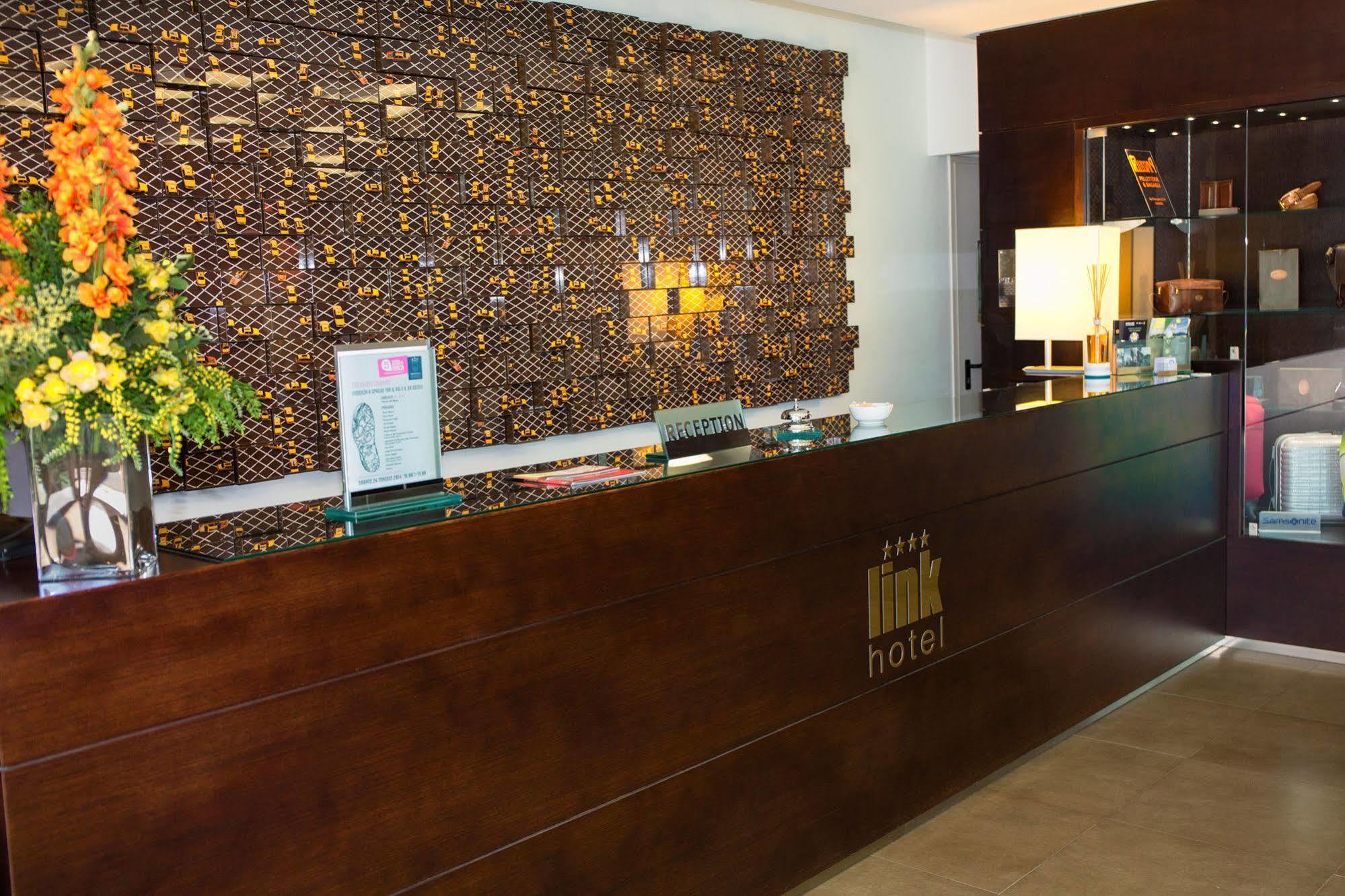 Link Hotel Cosenza Bagian luar foto